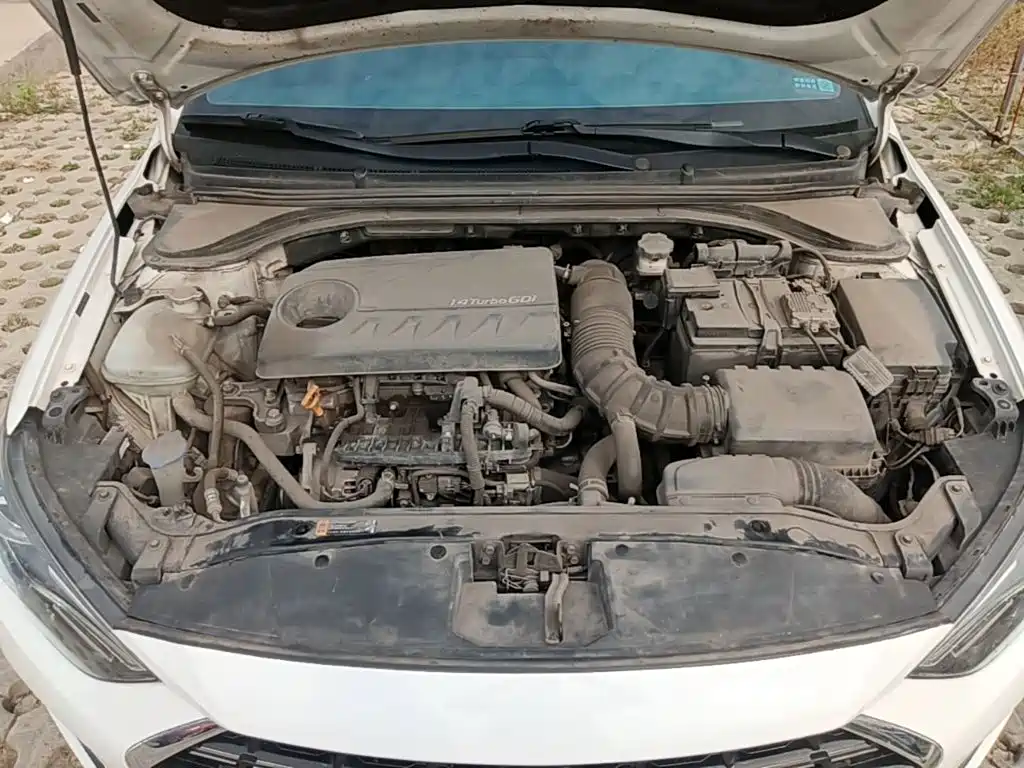 Hyundai Elantra — миниатюра 20