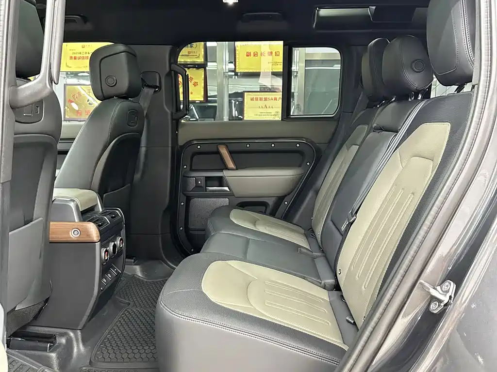 Land Rover Defender — миниатюра 11