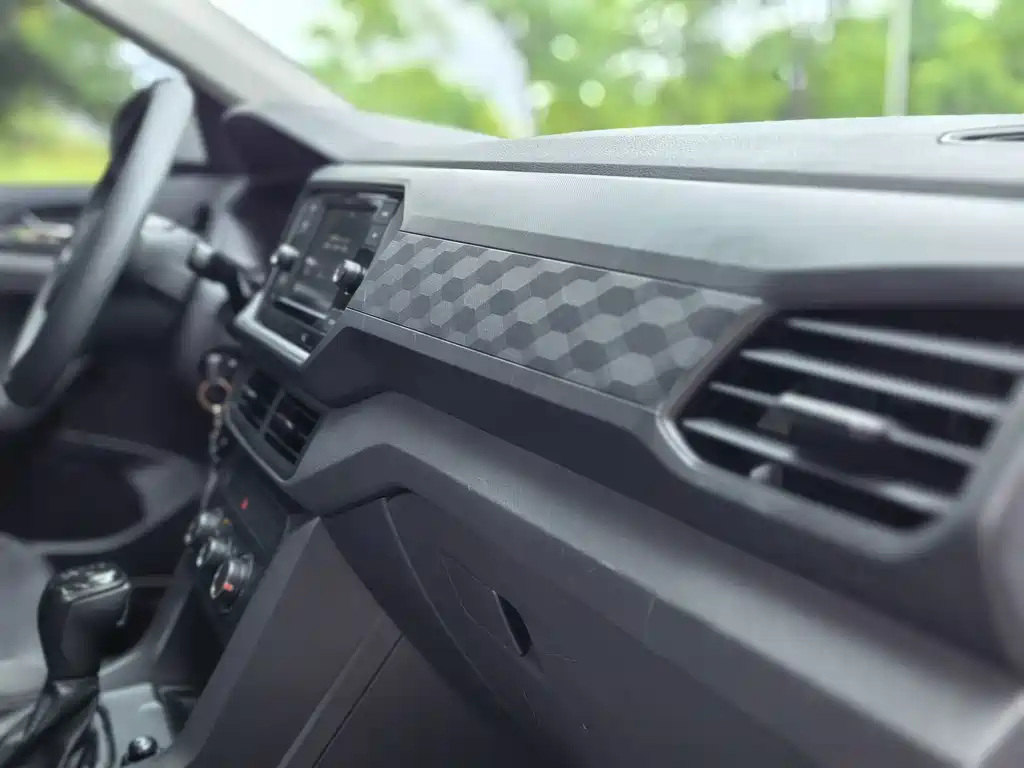 Volkswagen T-Cross — миниатюра 11