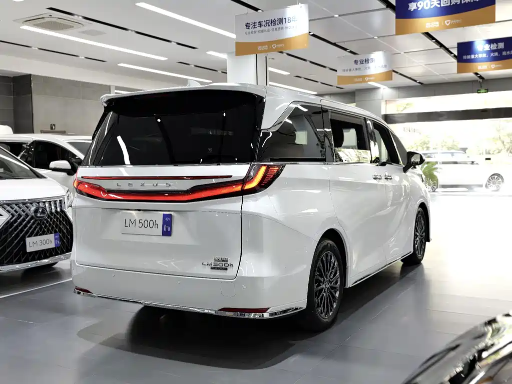 Lexus LM — миниатюра 5