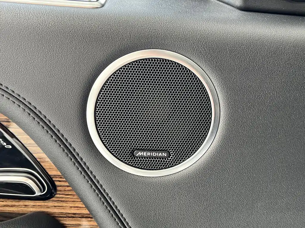Land Rover Range Rover — миниатюра 13