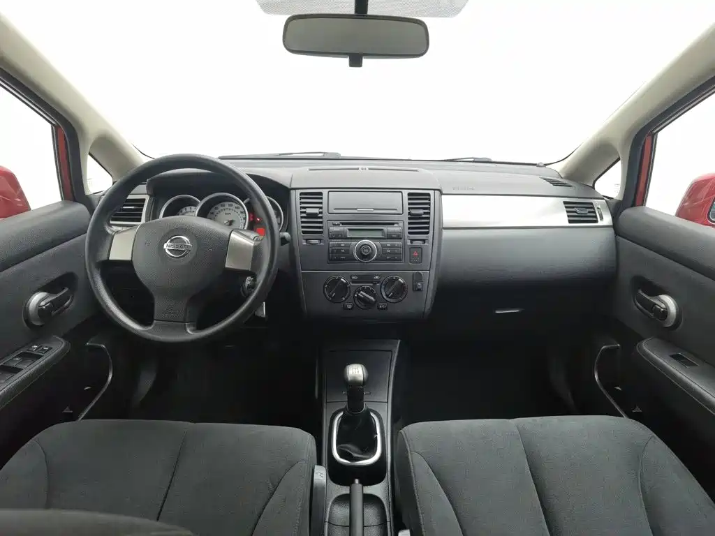 Nissan Tiida — миниатюра 5
