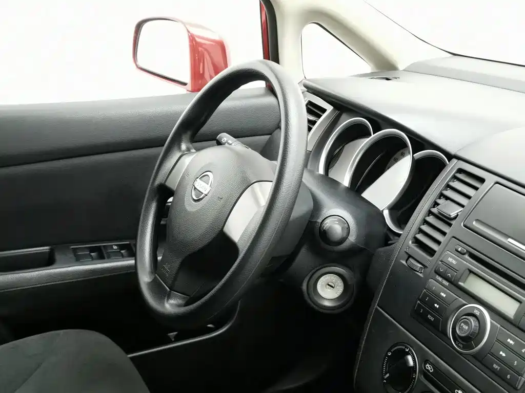 Nissan Tiida — миниатюра 22
