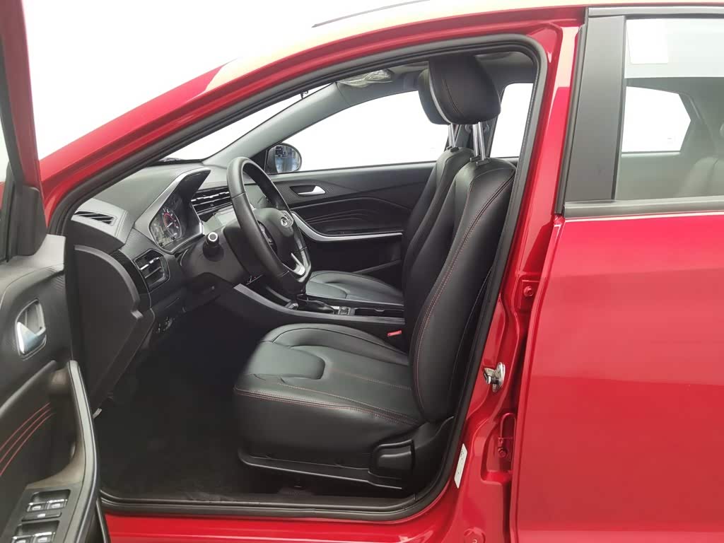 CHERY Tiggo 3x 1.5 л 2021 г. красный/фиолетовый, пробег 25000 км