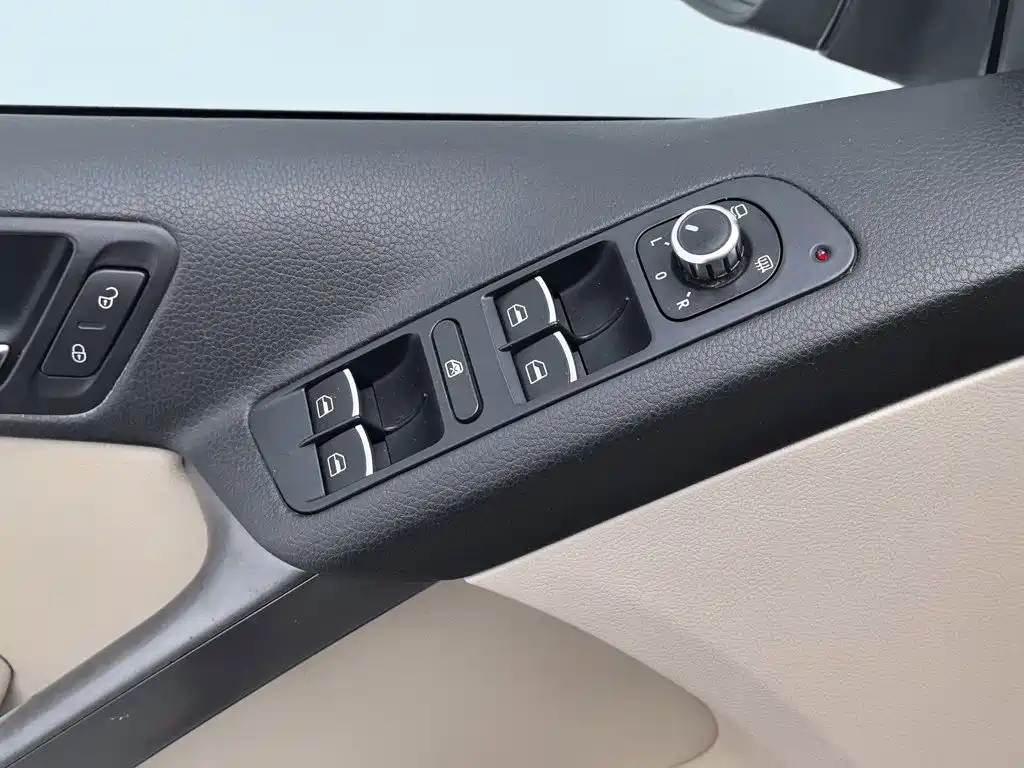 Volkswagen Tiguan — миниатюра 9