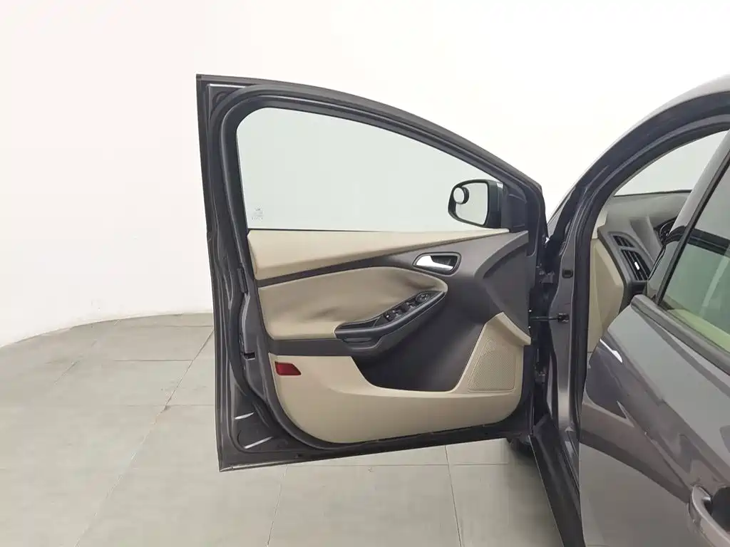 Ford Focus — миниатюра 8