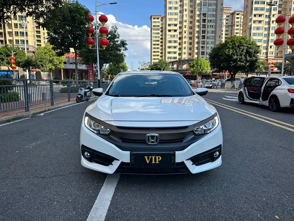 Honda Civic 2016 220TURBO CVT Luxury