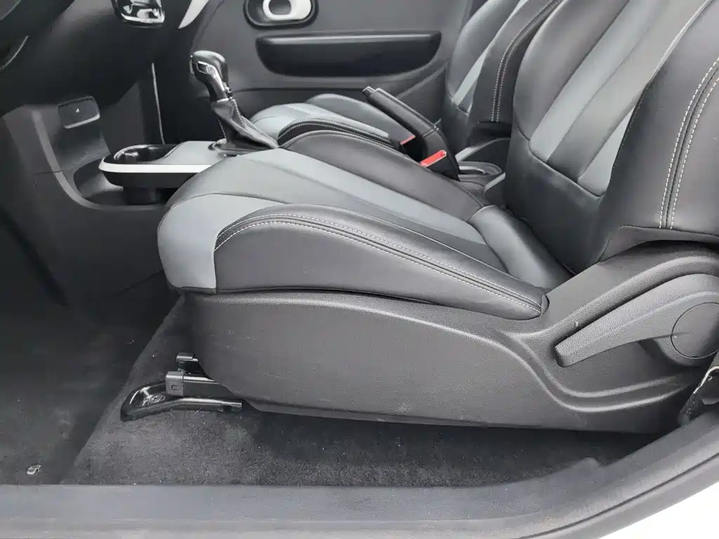 Roewe Clever — миниатюра 20