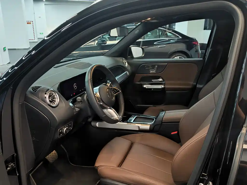 Mercedes-Benz EQB — миниатюра 7