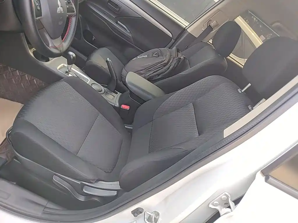 Mitsubishi Outlander (Import) — миниатюра 15