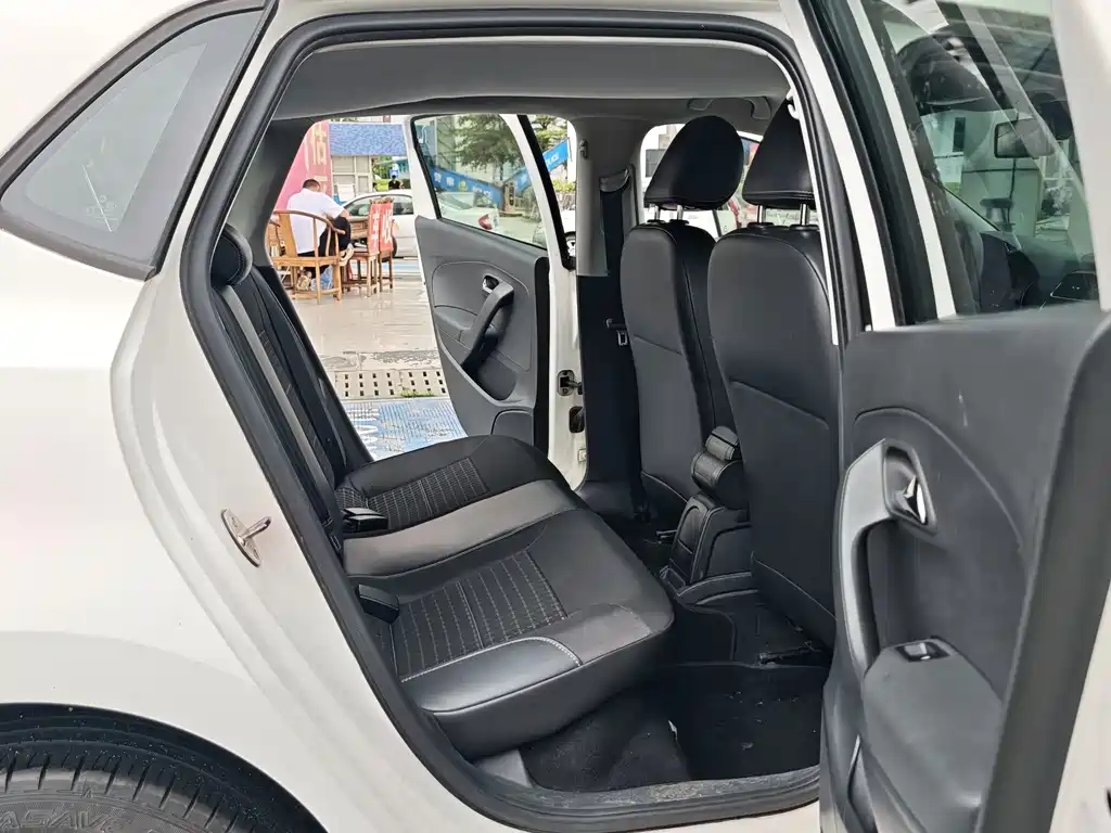 Volkswagen Polo — миниатюра 17
