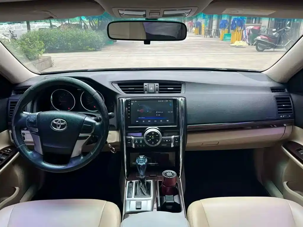 Toyota Reiz — миниатюра 9