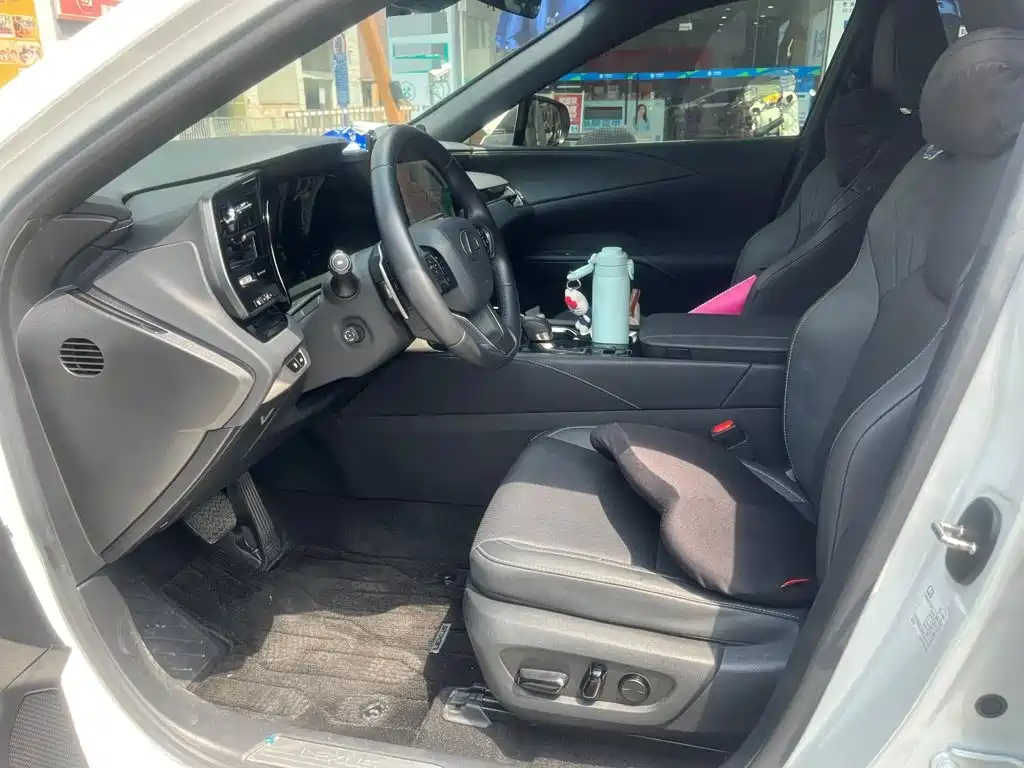 Lexus RX — миниатюра 2