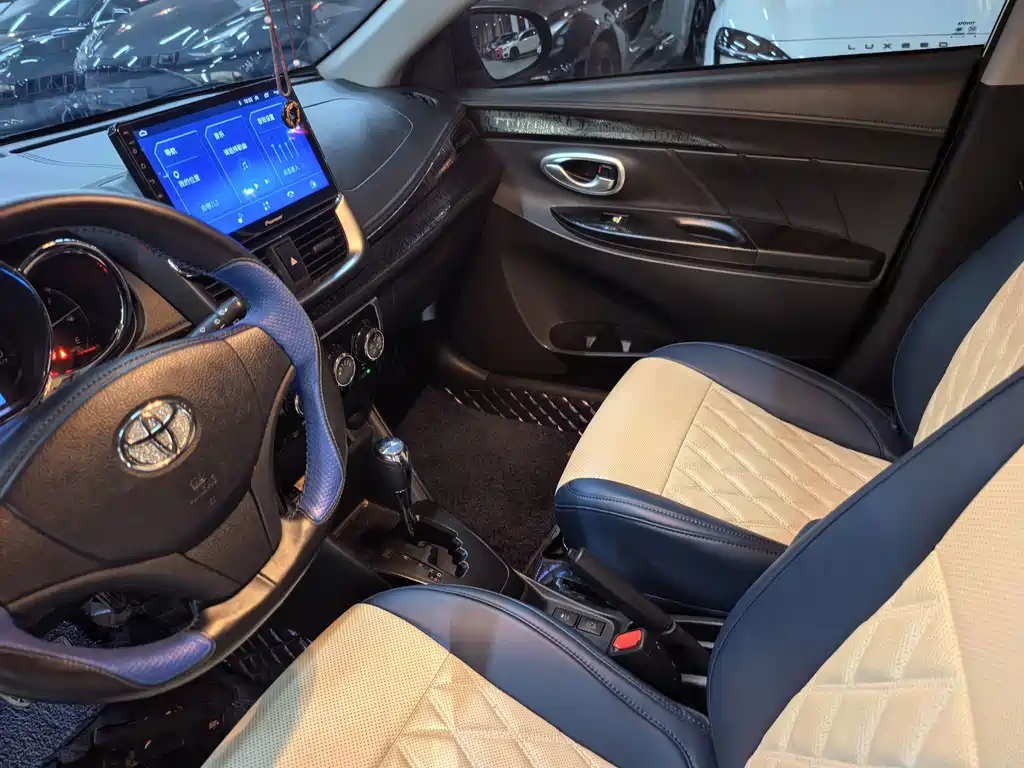 Toyota Yaris L — миниатюра 8