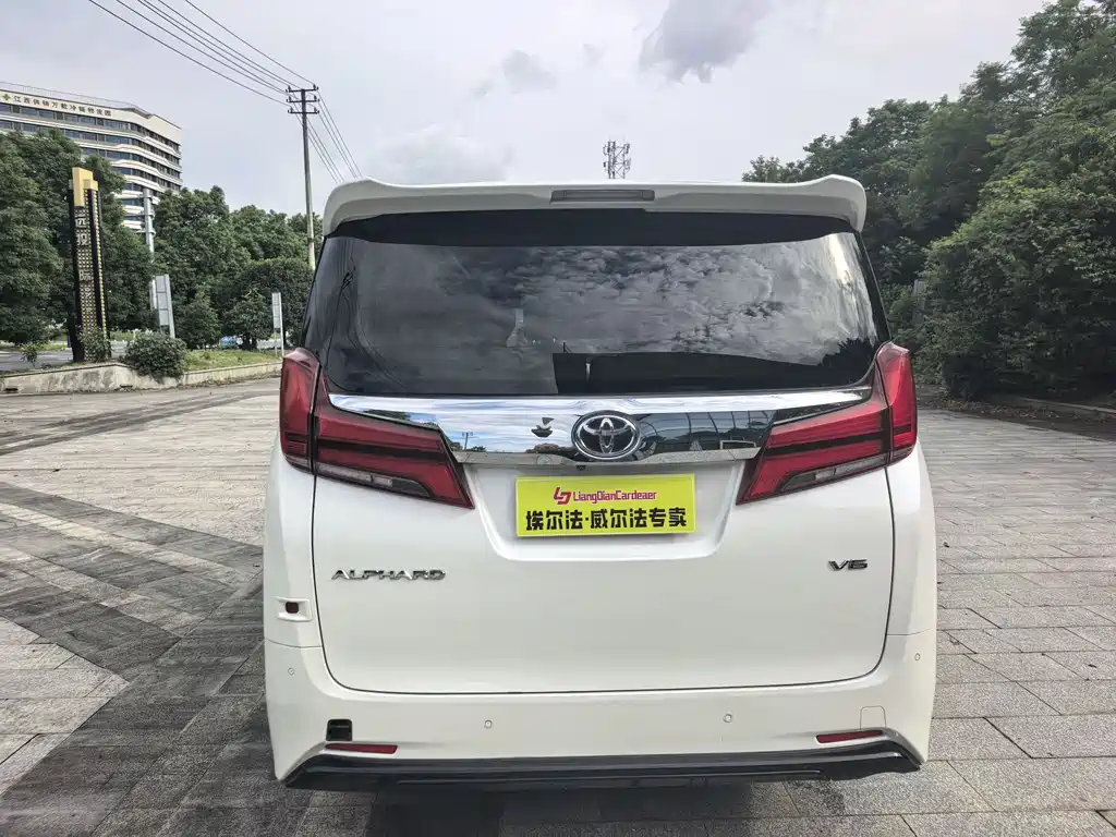 Toyota Alphard 2018 3.5L Luxury