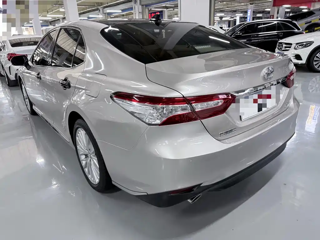 Toyota Camry — миниатюра 21