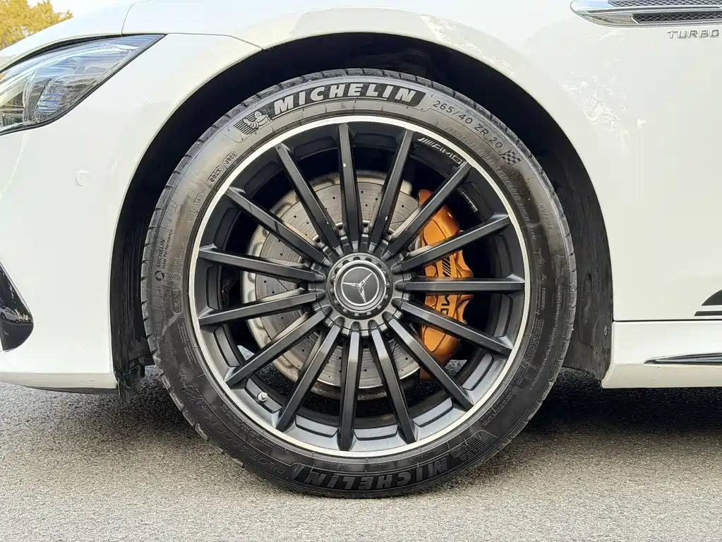 MERCEDES-BENZ AMG GT