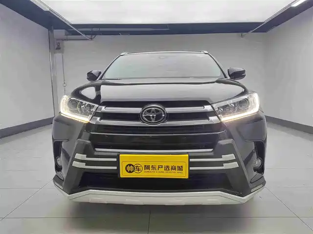 TOYOTA HIGHLANDER