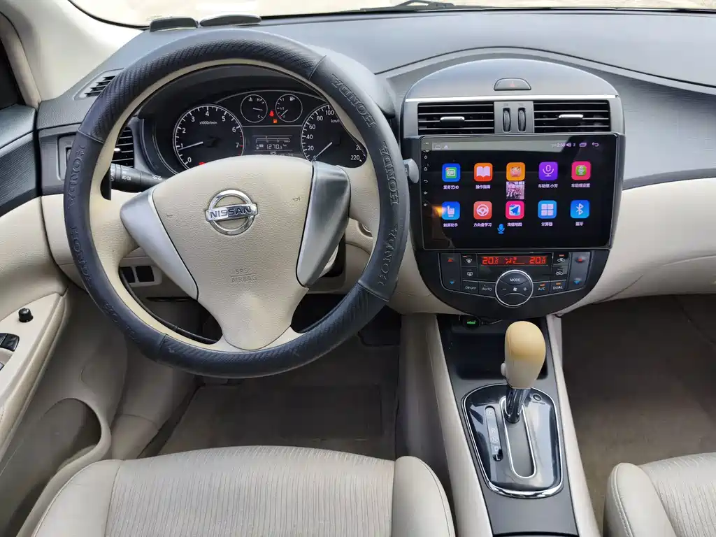 Nissan Tiida — миниатюра 15