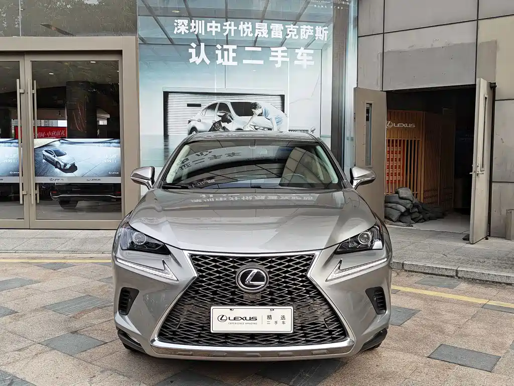 Lexus NX 2018 300