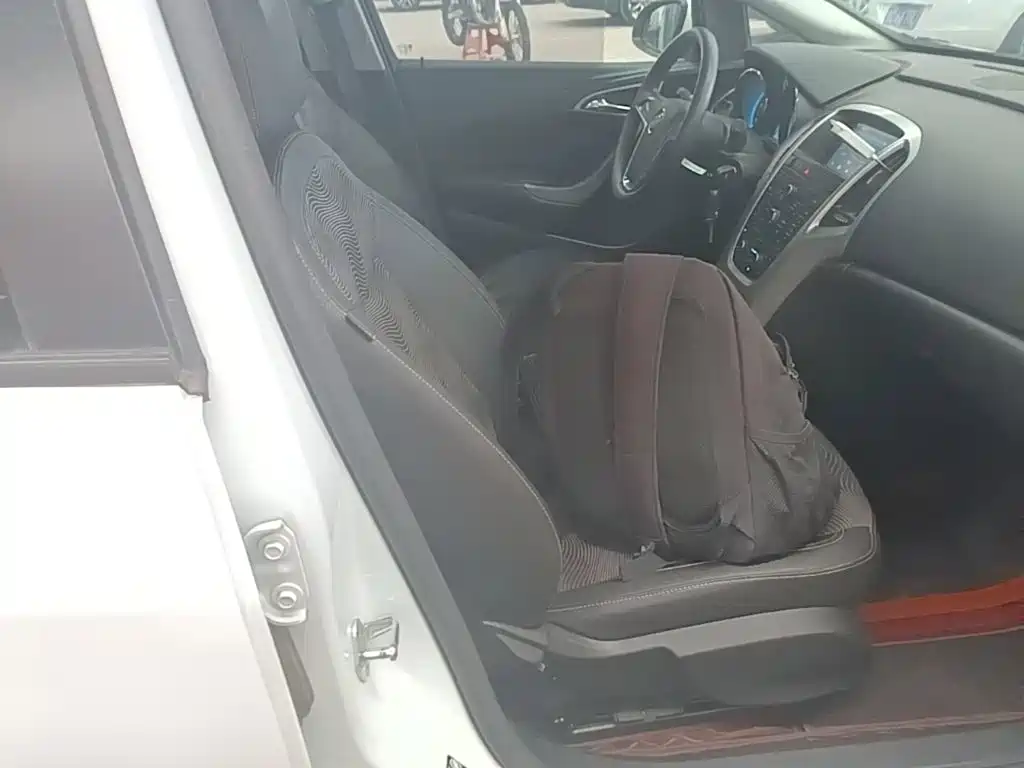 Buick Excelle — миниатюра 25