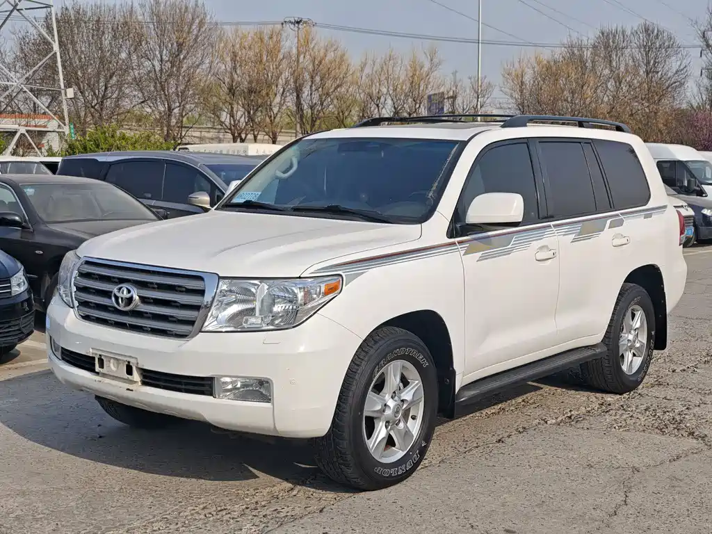 Toyota Land Cruiser 2011