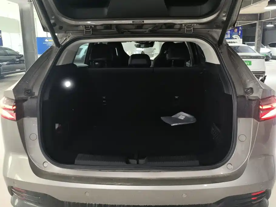 Roewe RX5 New Energy — миниатюра 4