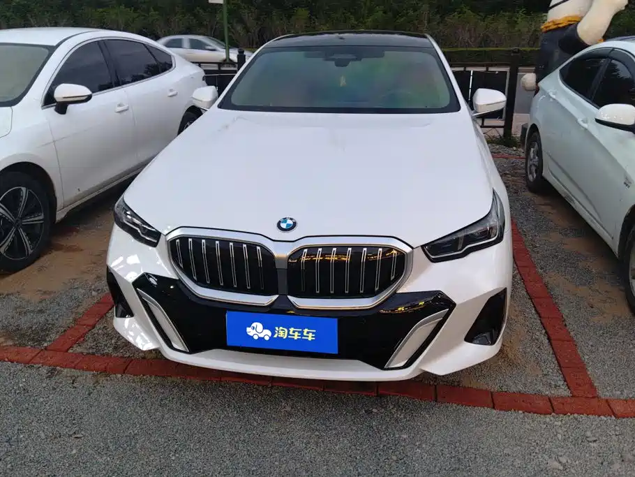 BMW 5 Series — миниатюра 2
