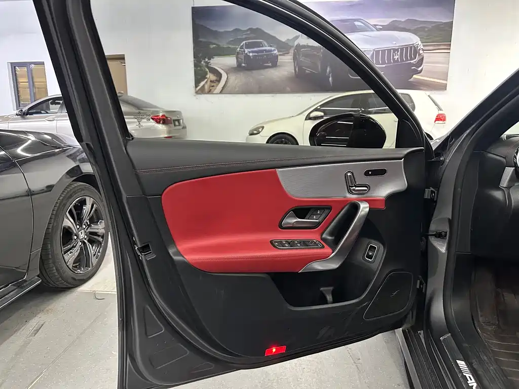 Mercedes-Benz A-Class AMG — миниатюра 4