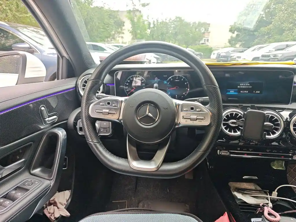 Mercedes-Benz A-Class — миниатюра 11