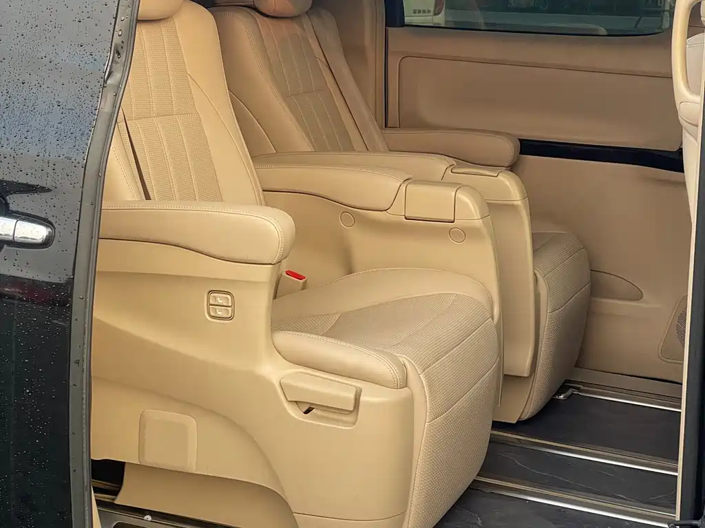 Toyota Alphard 2011 3.5L Luxury