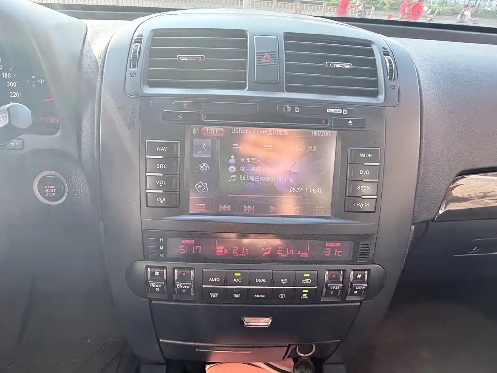 Kia Borrego — миниатюра 9