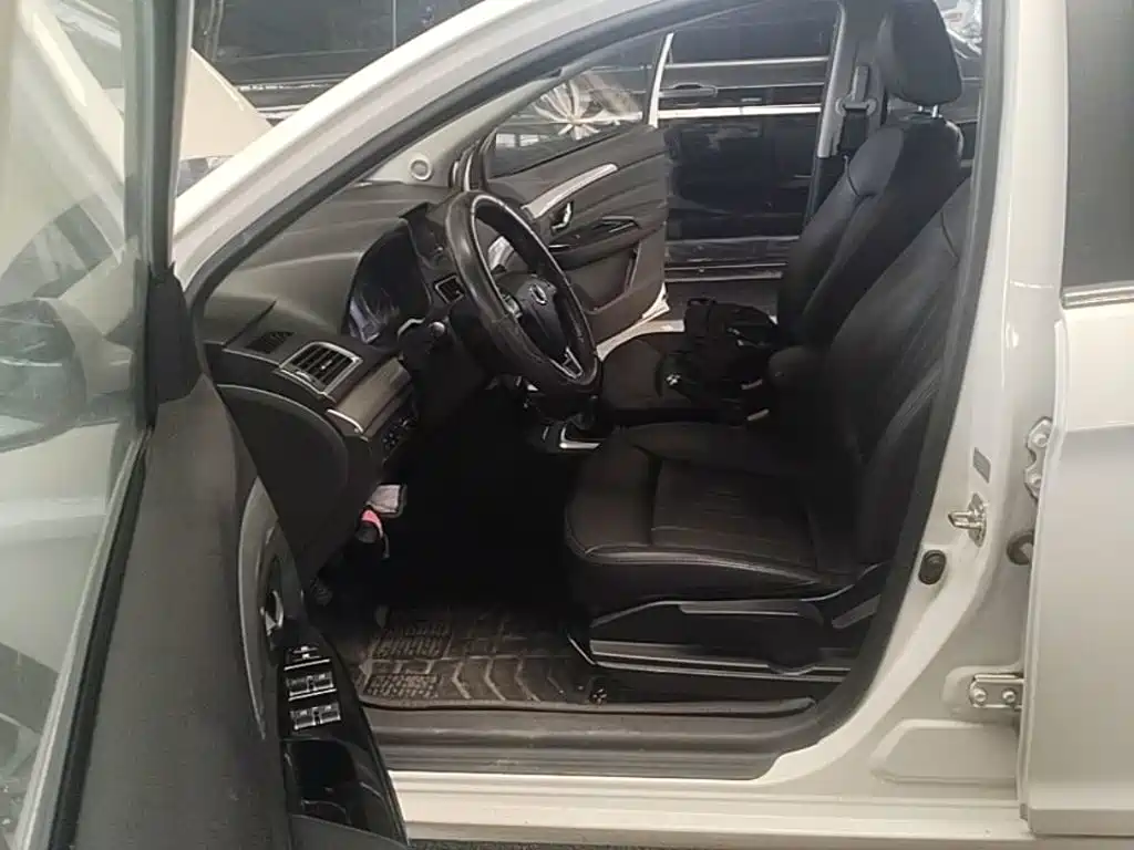 Great Wall Great Wall C30 — миниатюра 20