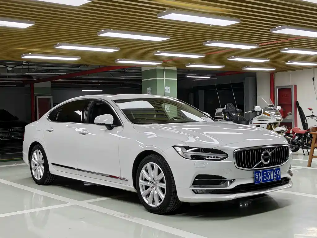 Volvo S90 — миниатюра 3