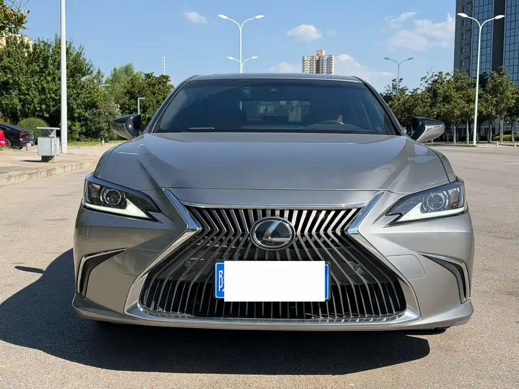 Lexus ES — миниатюра 2