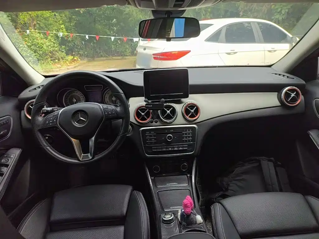 Mercedes-Benz GLA — миниатюра 10