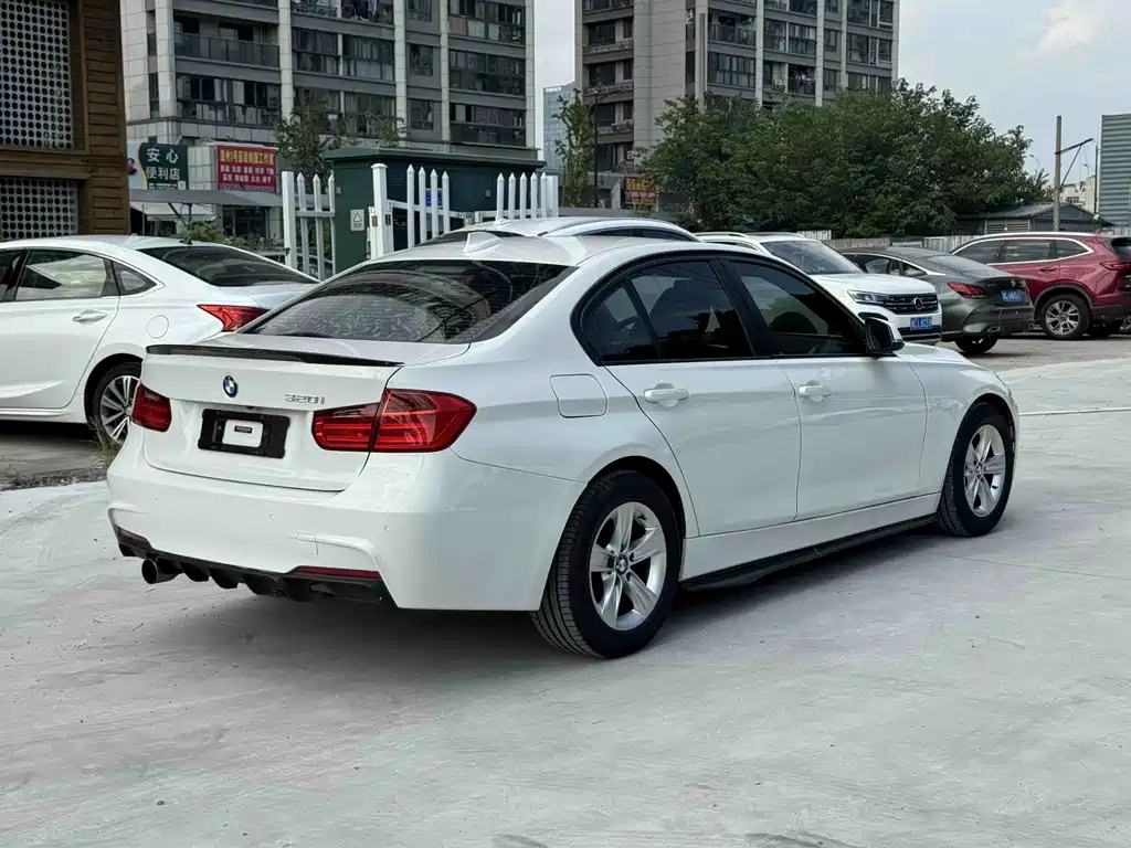 BMW 3 Series — миниатюра 9