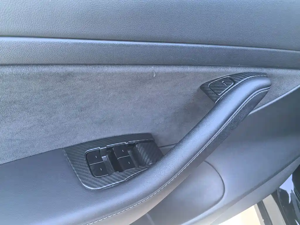 Tesla Model 3 — миниатюра 22