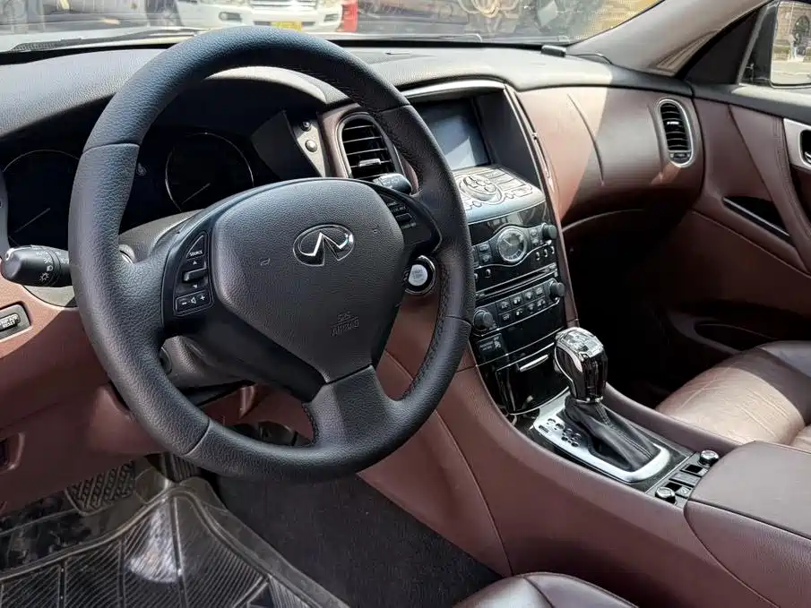 Infiniti QX50 (Import) — миниатюра 3