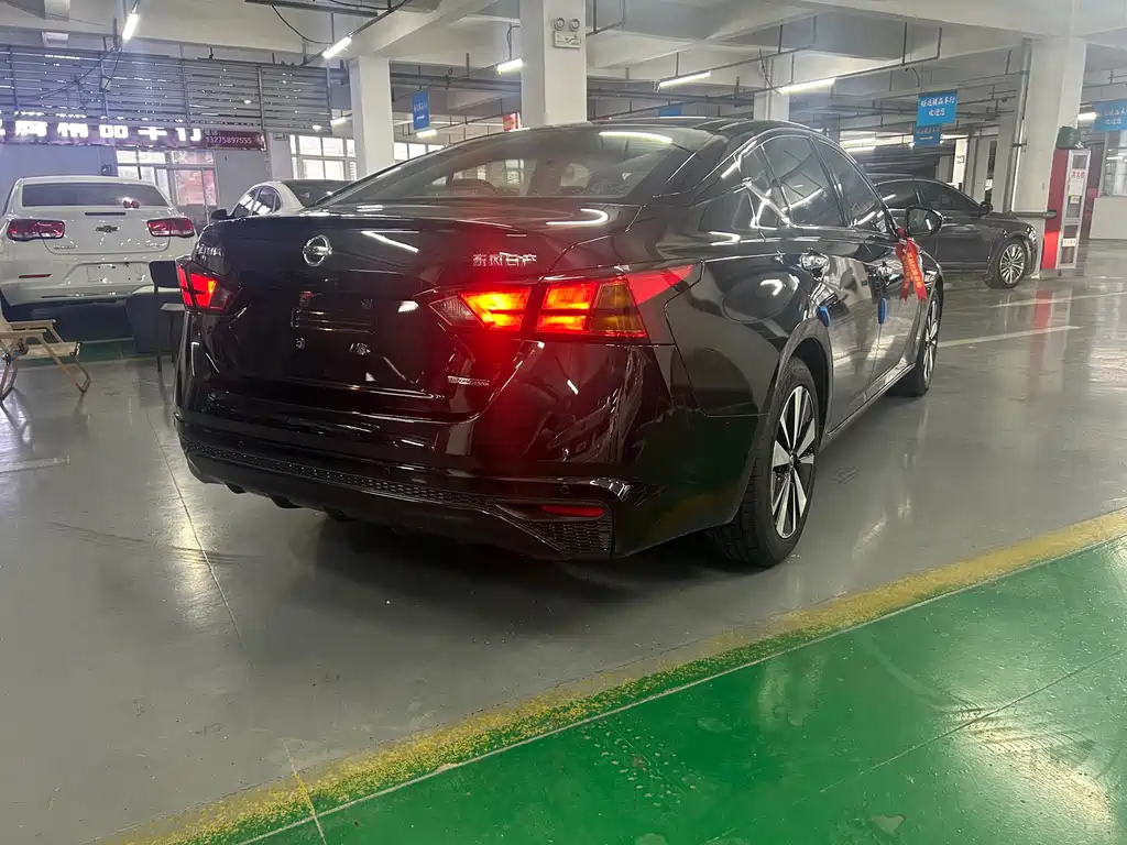 Nissan Altima 2020 2.0L XL Upper