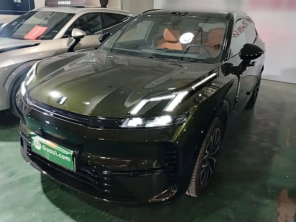 Lynk & Co 08 EM-P 2025