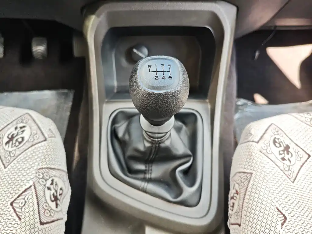 Wuling Hongguang V — миниатюра 12