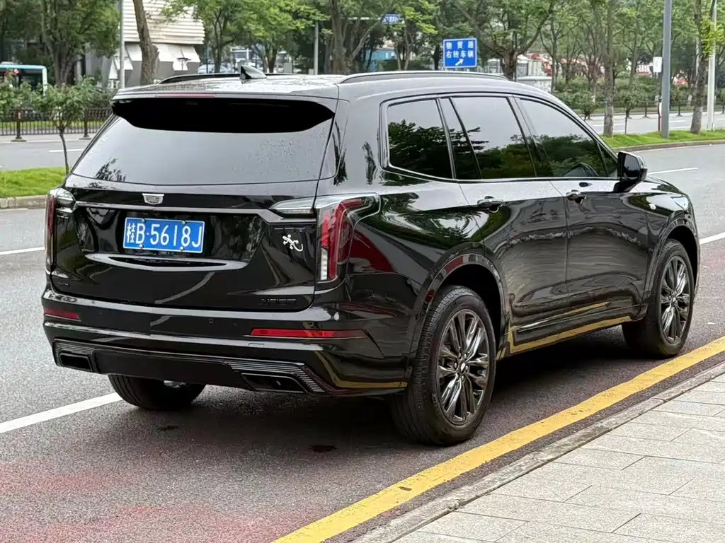 Cadillac XT6 2025 2.0T мест Executive