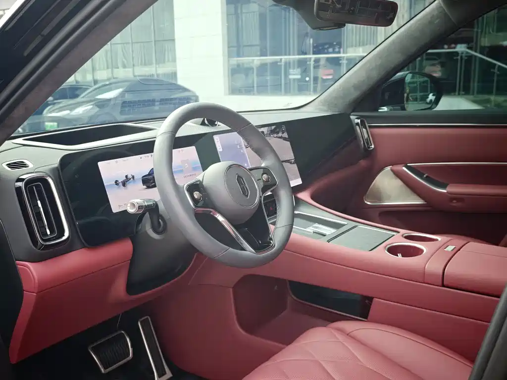 Aito M8 2025 Max+ 53.4kWh 5 мест (192 ）