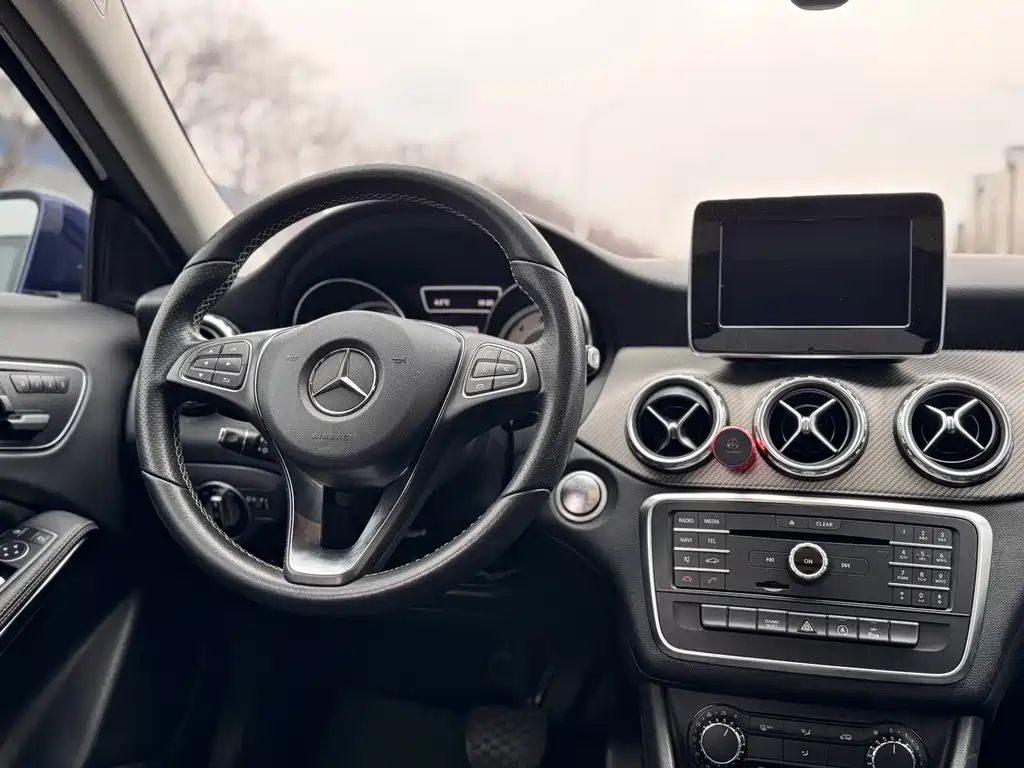 Mercedes-Benz GLA — миниатюра 17