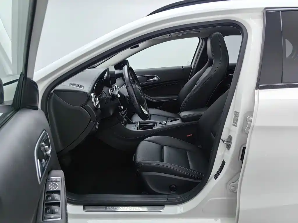 Mercedes-Benz GLA — миниатюра 10
