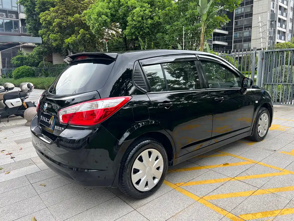Venucia R50 2013 1.6L MT Fashion