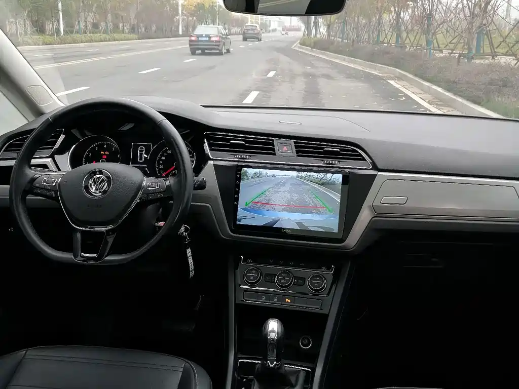 Volkswagen Touran — миниатюра 10