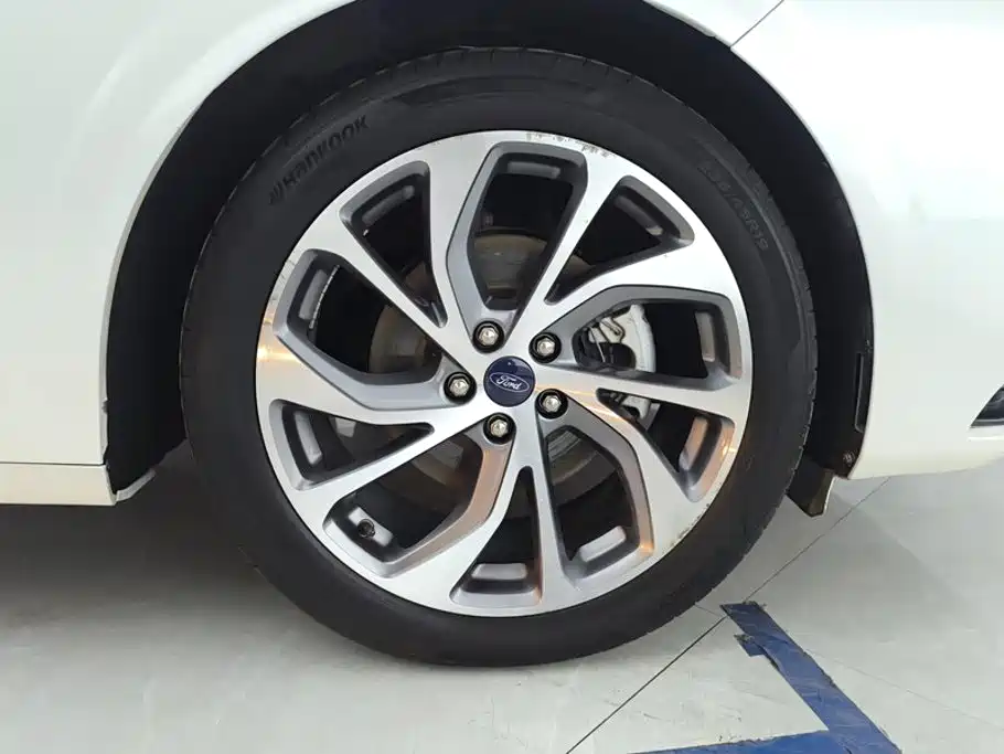 Ford Mondeo — миниатюра 6