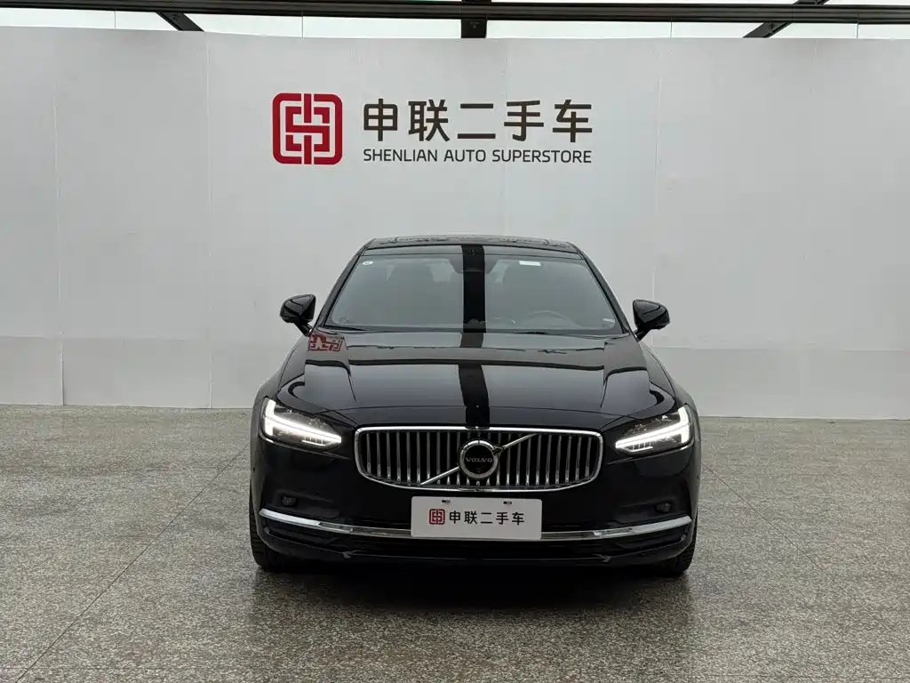 Volvo S90 2025 B5 Luxury